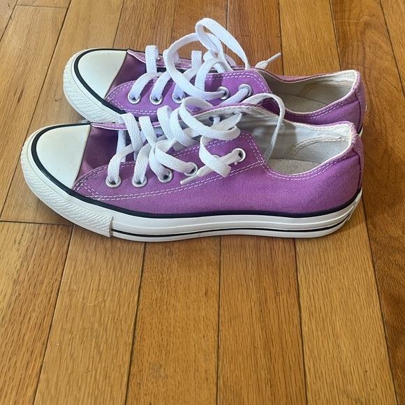 Converses - Picture 4 of 4